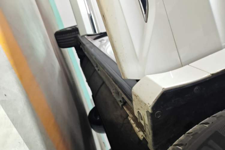 Used Honda UR-V 2020 370TURBO Two-Wheel Drive Luxury Edition Right Side Sill