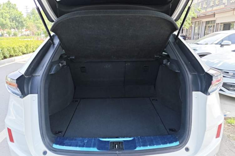 Used Honda UR-V 2020 370TURBO Two-Wheel Drive Luxury Edition Trunk