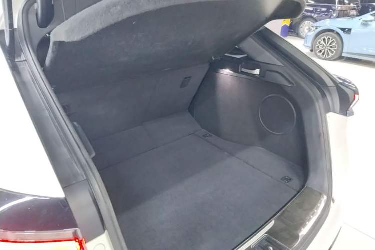 Used Honda UR-V 2020 370TURBO Two-Wheel Drive Luxury Edition Trunk