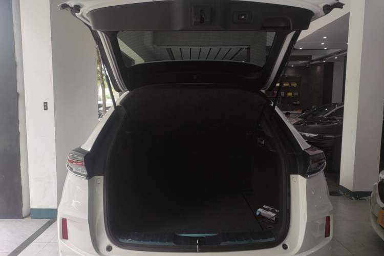Used Honda UR-V 2020 370TURBO Two-Wheel Drive Luxury Edition Trunk