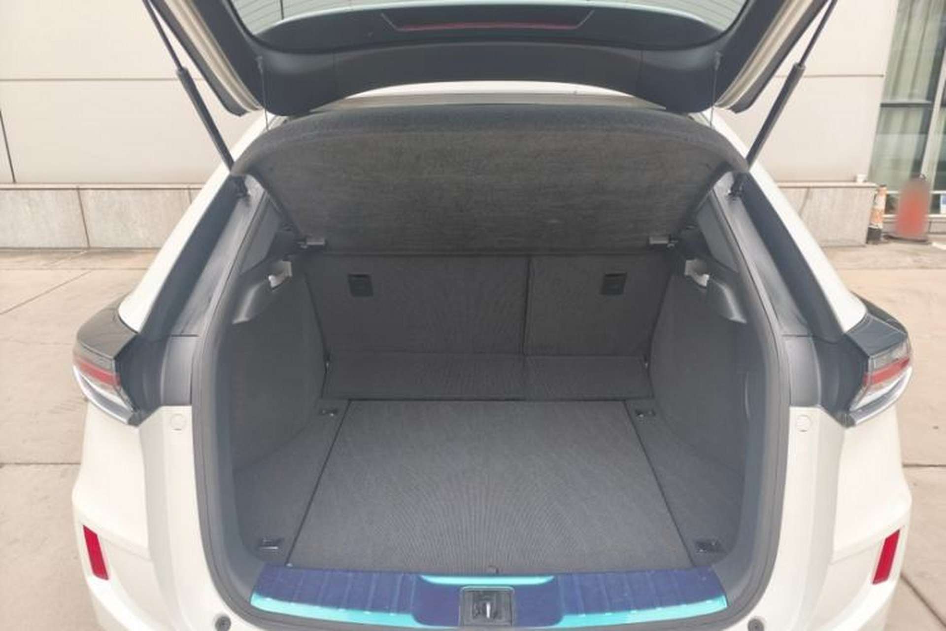 Used Honda UR-V 2020 370TURBO Two-Wheel Drive Luxury Edition Trunk