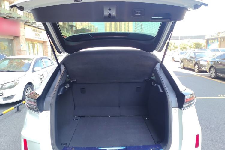 Used Honda UR-V 2020 370TURBO Two-Wheel Drive Luxury Edition Trunk