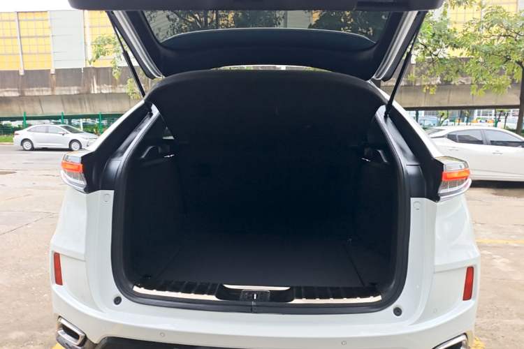 Used Honda UR-V 2020 370TURBO Four-Wheel Drive Prestige Edition Trunk
