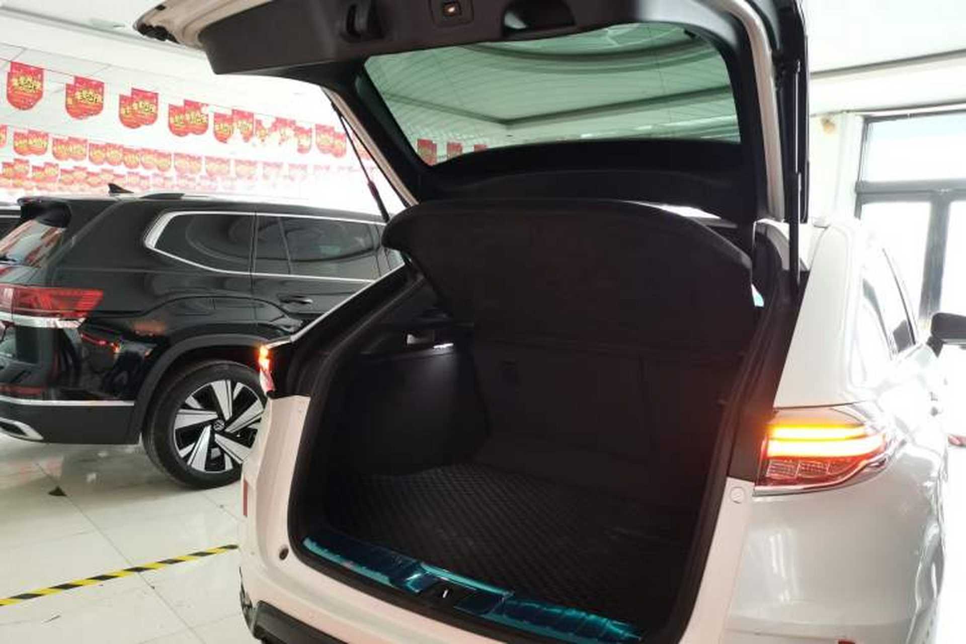 Used Honda UR-V 2020 370TURBO Two-Wheel Drive Luxury Edition Trunk