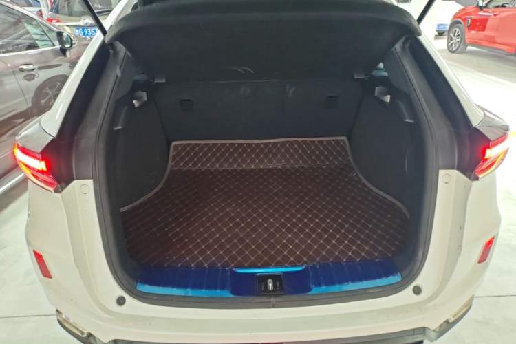 Used Honda UR-V 2020 370TURBO Two-Wheel Drive Luxury Edition Trunk