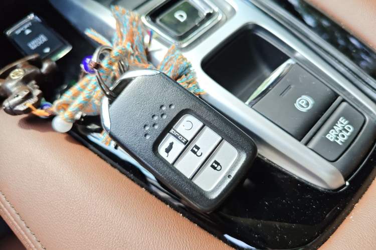 Used Honda UR-V 2020 370TURBO Two-Wheel Drive Luxury Edition Vehicle Key