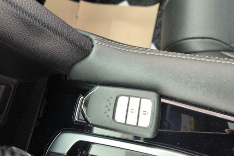 Used Honda UR-V 2020 240TURBO Two-Wheel Drive Zhiyue Version Vehicle Key