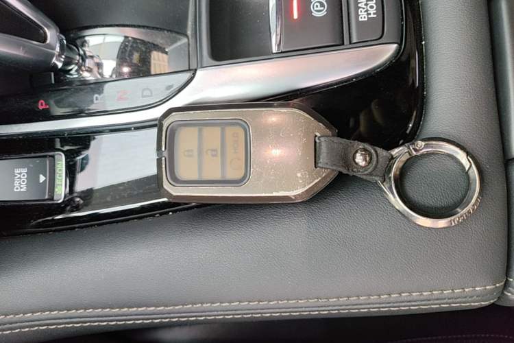 Used Honda UR-V 2020 240TURBO Two-Wheel Drive Zhiyue Version Vehicle Key