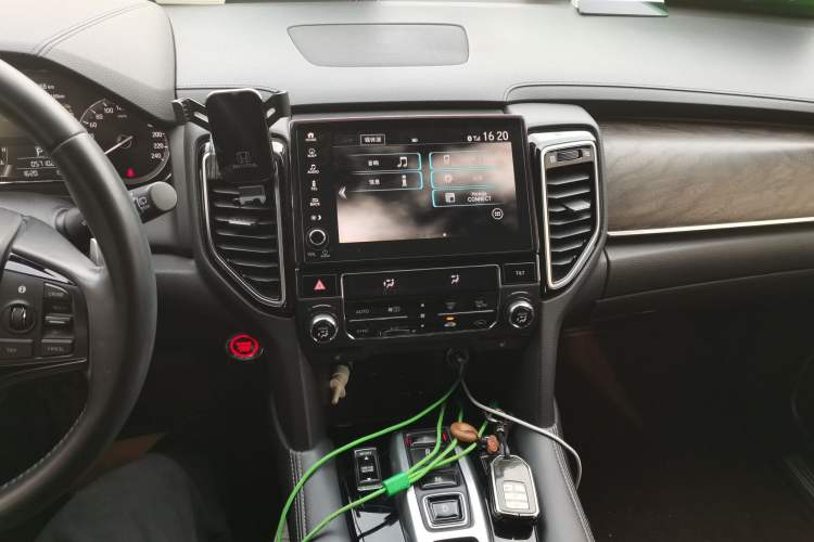 Used Honda UR-V 2020 370TURBO Two-Wheel Drive Luxury Edition Audio And AC Panel