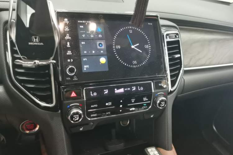 Used Honda UR-V 2023 370TURBO Two-Wheel-Drive Luxury Edition Audio And AC Panel