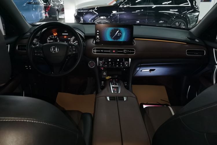 Used Honda UR-V 2023 370TURBO Two-Wheel-Drive Luxury Edition Center Console