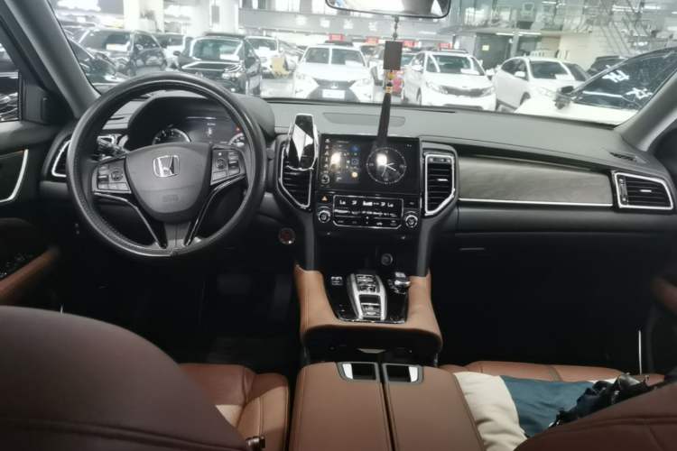 Used Honda UR-V 2023 370TURBO Two-Wheel-Drive Luxury Edition Center Console