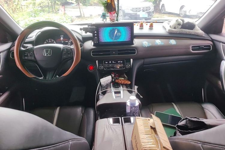 Used Honda UR-V 2023 370TURBO Two-Wheel-Drive Luxury Edition Center Console