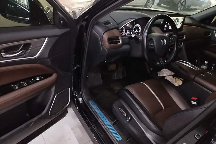 Used Honda UR-V 2023 370TURBO Two-Wheel-Drive Luxury Edition Driver Seat