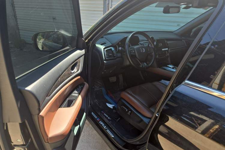 Used Honda UR-V 2023 370TURBO Two-Wheel-Drive Luxury Edition Driver Seat