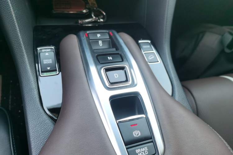 Used Honda UR-V 2023 370TURBO Four-Wheel Drive Luxury Edition Gear Lever