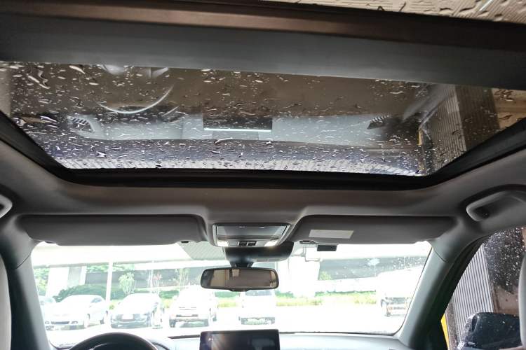 Used Honda UR-V 2023 370TURBO Four-Wheel Drive Luxury Edition Headliner