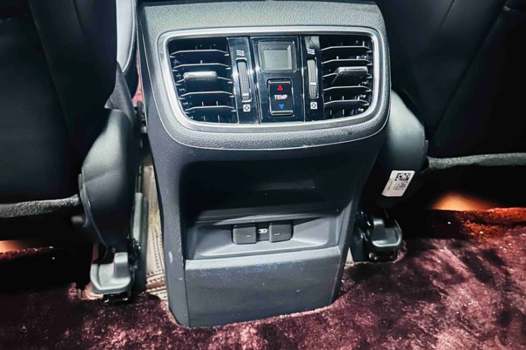 Used Honda UR-V 2023 370TURBO Two-Wheel-Drive Luxury Edition Interior 11
