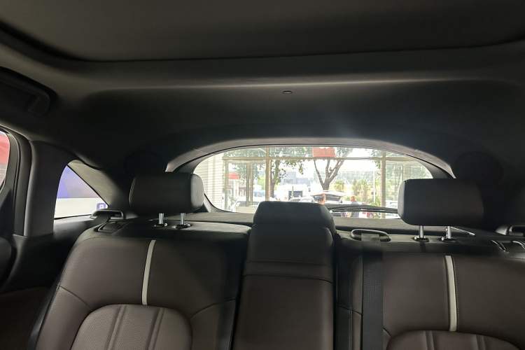 Used Honda UR-V 2023 370TURBO Two-Wheel-Drive Luxury Edition Interior 11