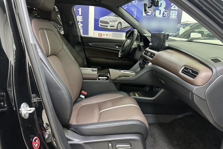 Used Honda UR-V 2023 370TURBO Two-Wheel-Drive Luxury Edition Interior 12