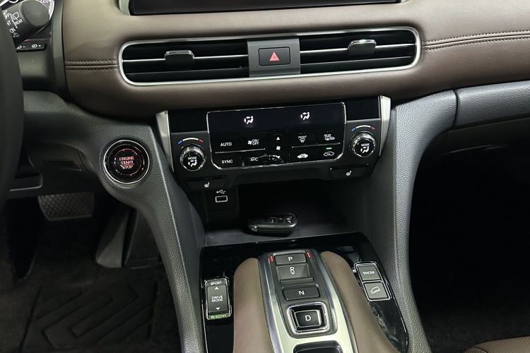 Used Honda UR-V 2023 370TURBO Two-Wheel-Drive Luxury Edition Interior 3