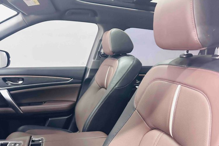 Used Honda UR-V 2023 370TURBO Two-Wheel-Drive Luxury Edition Interior 4