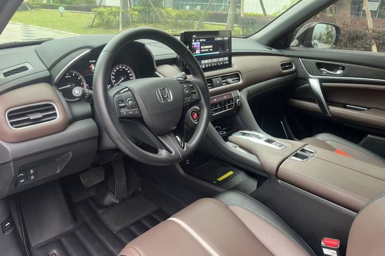 Used Honda UR-V 2023 370TURBO Two-Wheel-Drive Luxury Edition Interior 4