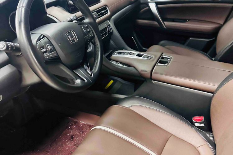 Used Honda UR-V 2023 370TURBO Two-Wheel-Drive Luxury Edition Interior 5