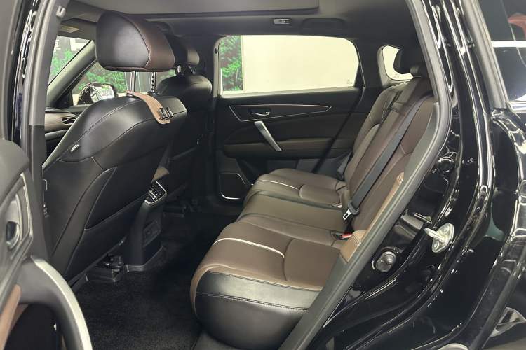 Used Honda UR-V 2023 370TURBO Two-Wheel-Drive Luxury Edition Interior 6