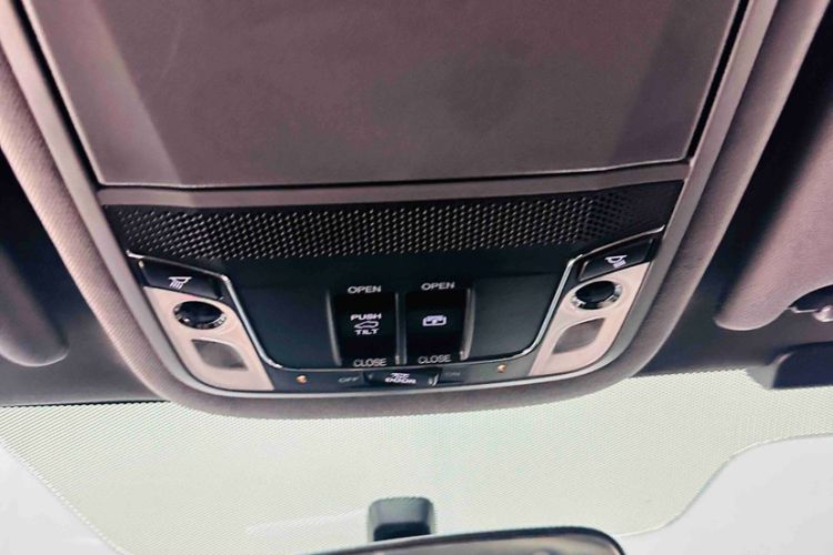 Used Honda UR-V 2023 370TURBO Two-Wheel-Drive Luxury Edition Interior 7