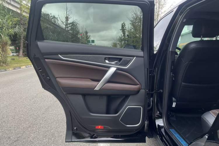 Used Honda UR-V 2023 370TURBO Two-Wheel-Drive Luxury Edition Interior 8
