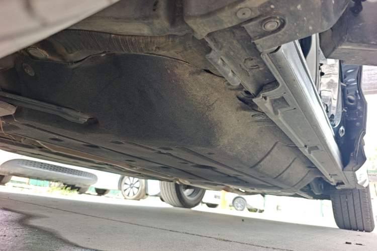 Used Honda UR-V 2023 370TURBO Two-Wheel-Drive Luxury Edition Left Side Sill