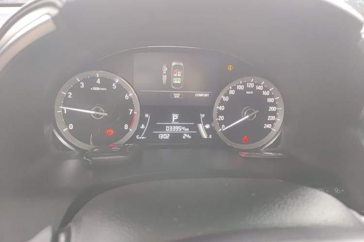 Used Honda UR-V 2023 370TURBO Two-Wheel-Drive Luxury Edition Odometer Close Up