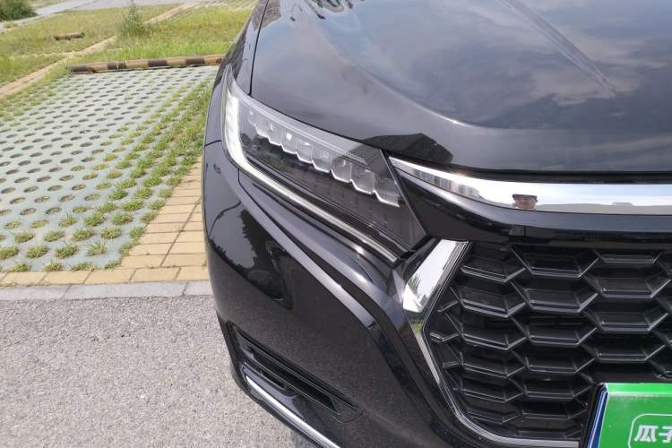 Used Honda UR-V 2023 370TURBO Two-Wheel-Drive Luxury Edition Right Front Headlight