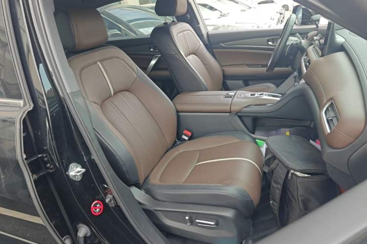 Used Honda UR-V 2023 370TURBO Two-Wheel-Drive Luxury Edition Right Front Seat