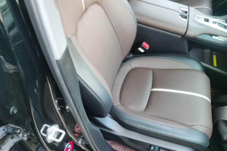 Used Honda UR-V 2023 370TURBO Four-Wheel Drive Luxury Edition Right Front Seat