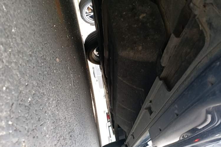Used Honda UR-V 2023 370TURBO Two-Wheel-Drive Luxury Edition Right Side Sill