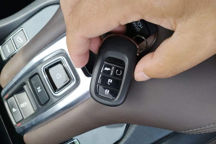 Used Honda UR-V 2023 370TURBO Two-Wheel-Drive Luxury Edition Vehicle Key