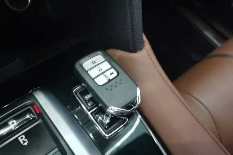 Used Honda UR-V 2023 370TURBO Two-Wheel-Drive Luxury Edition Vehicle Key