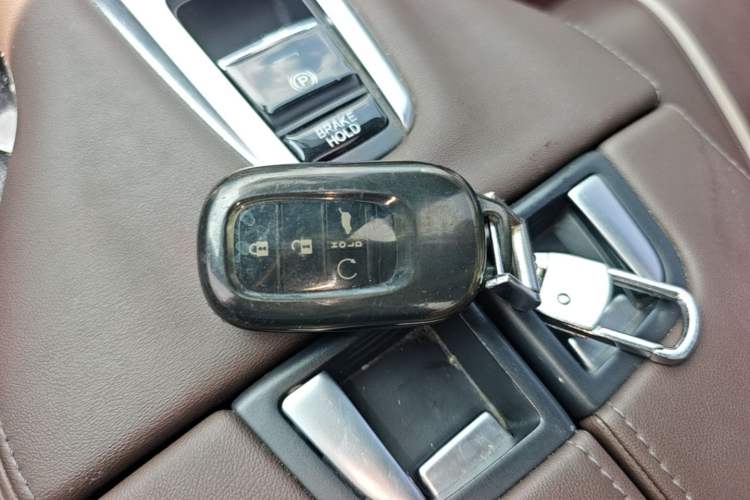Used Honda UR-V 2023 370TURBO Two-Wheel-Drive Luxury Edition Vehicle Key