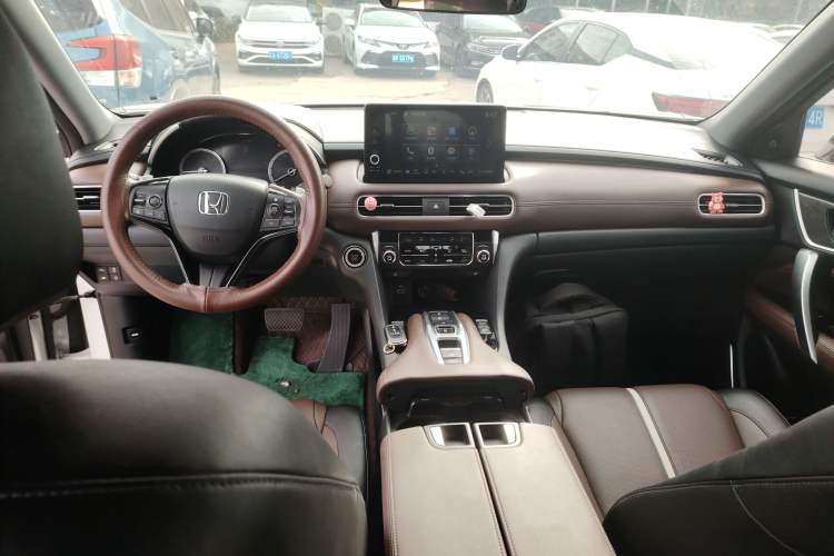 Used Honda UR-V 2023 370TURBO Two-Wheel-Drive Luxury Edition Center Console