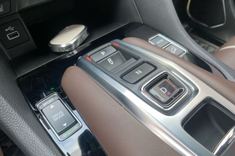 Used Honda UR-V 2023 370TURBO Four-Wheel Drive Luxury Edition Gear Lever