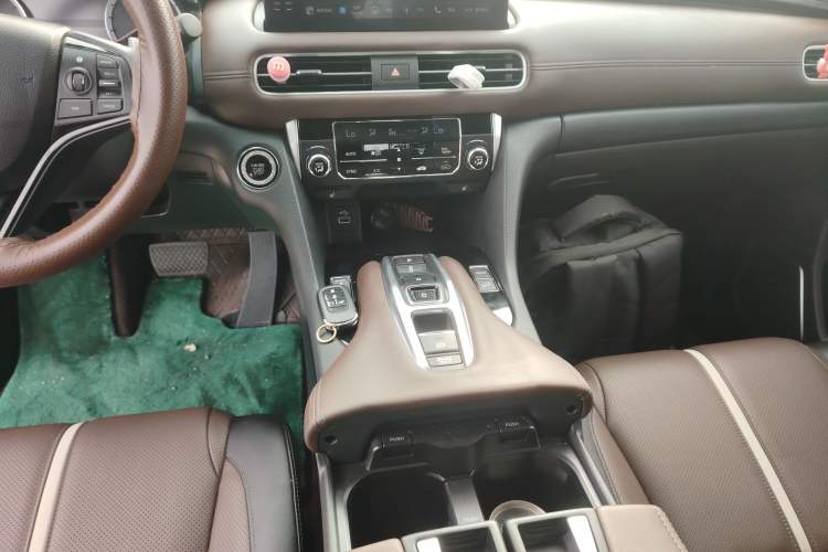 Used Honda UR-V 2023 370TURBO Two-Wheel-Drive Luxury Edition Gear Lever