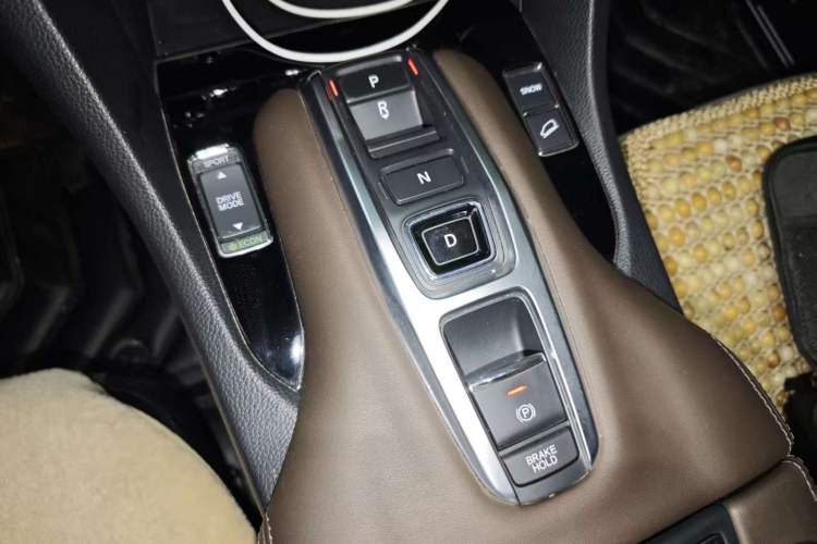Used Honda UR-V 2023 370TURBO Four-Wheel Drive Luxury Edition Gear Lever