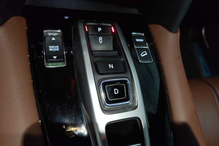 Used Honda UR-V 2023 370TURBO Four-Wheel Drive Luxury Edition Gear Lever