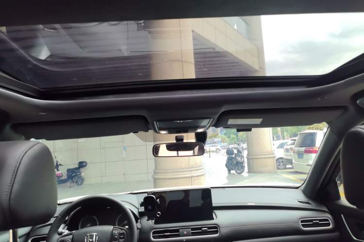 Used Honda UR-V 2023 240TURBO Two-Wheel Drive Zhiyue Edition Headliner
