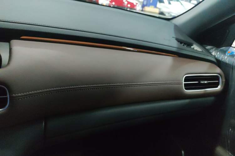 Used Honda UR-V 2023 370TURBO Two-Wheel-Drive Luxury Edition Interior 7