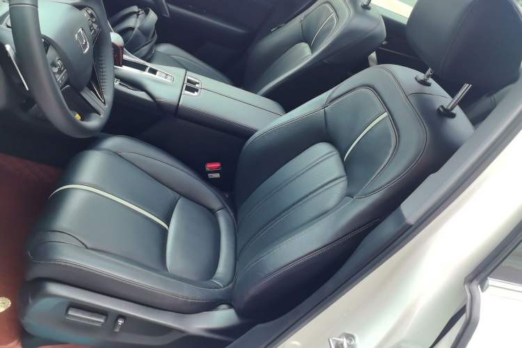 Used Honda UR-V 2023 240TURBO Two-Wheel Drive Zhiyue Edition Left Front Seat