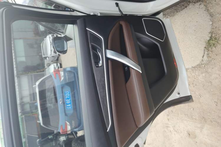 Used Honda UR-V 2023 370TURBO Two-Wheel-Drive Luxury Edition Left Rear Door Interior