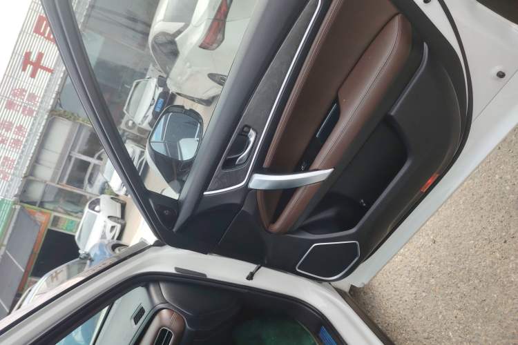 Used Honda UR-V 2023 370TURBO Two-Wheel-Drive Luxury Edition Right Front Door Interior